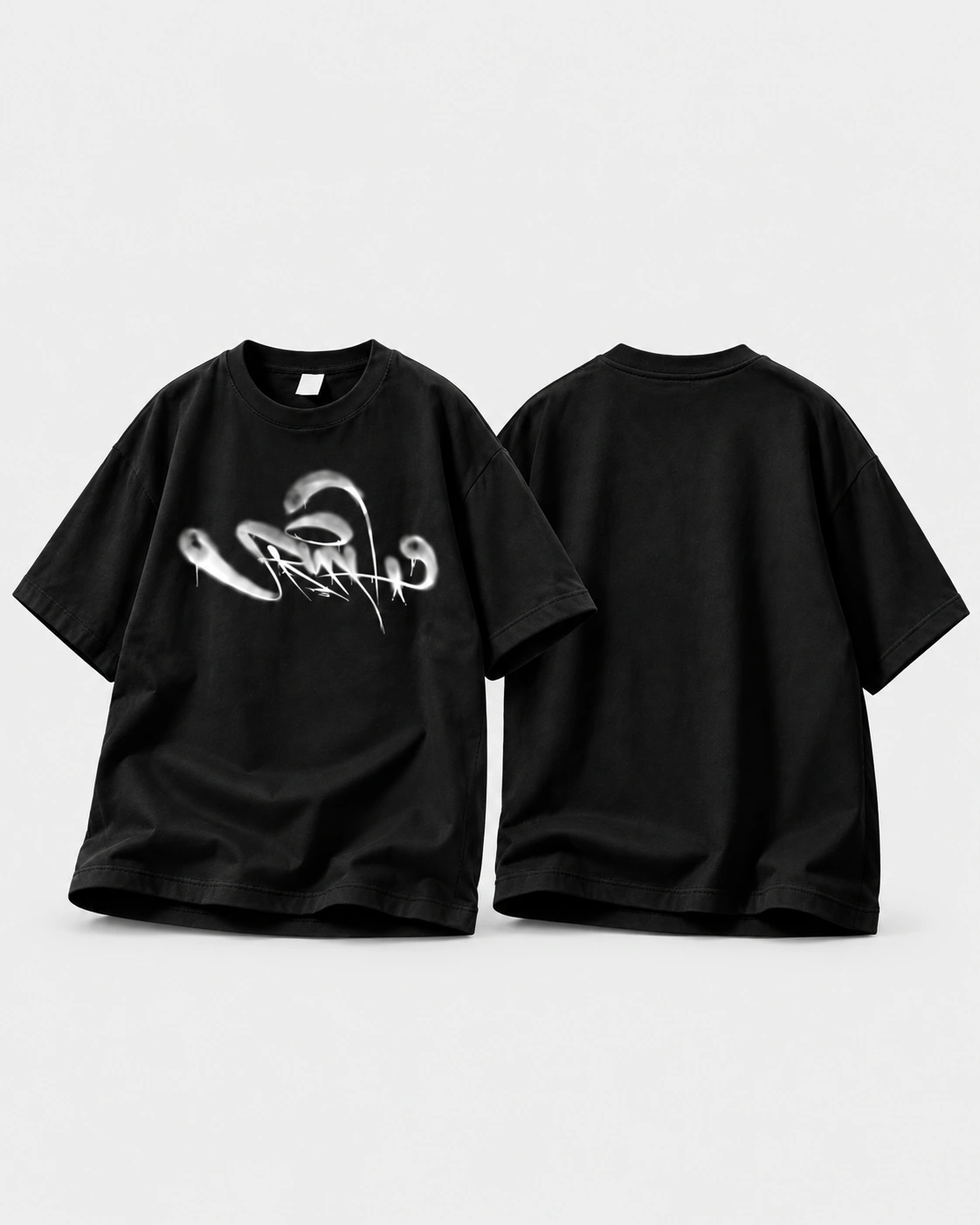 BASIC — Camiseta preta · assinatura RUAH frontal sobre fundo cinza claro